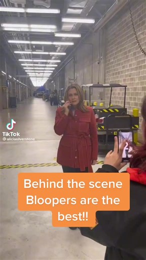 Alicia Silverstone Nails Cher's Iconic Moment in Clueless Reunion