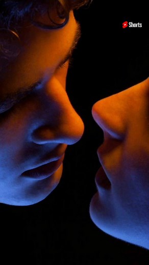 Trendind media on Instagram: "ఈ వీడియో ఎవరికి షేర్ చేయడం బాగా తెలుసు. #kiss #lipkiss #love #romanticvideos #romantic #telugufacts"