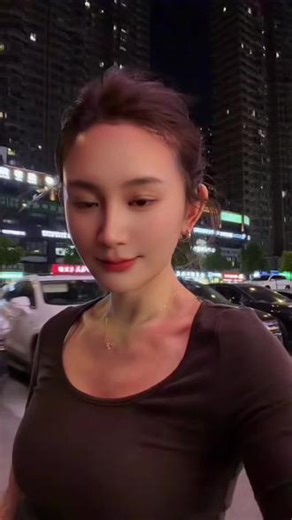 人这一生中有几个瞬间 心是热的 话是真的 爱是不权衡利弊的
