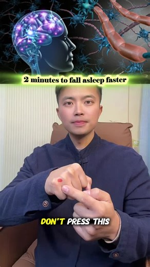 Pressing the right spot on your hand helps the nervous system relax and brings natural sleepiness. Just 2 minutes before bed can make it easier to fall asleep and sleep deeper. Will you try this before bed tonight? #handacupressure #bettersleep #nightrelax #dailyroutine #bodycalm