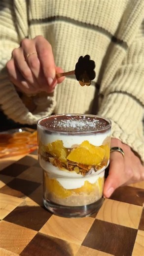 Orange creamsicle flavors, all grown up. 🍊✨ These Orange Vanilla Magic Shell Yogurt Cups by @jennaliveswell are a citrus-season favorite. Great as a make-ahead breakfast or sweet treat! Comment “magic shell” for the full recipe on Hungryroot. | Hungryroot