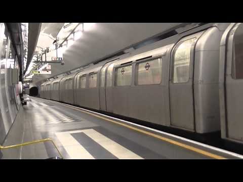 London Underground - Aldwych 1972 Tube Stock departing Holborn