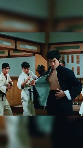 The Master Of Kung Fu - BRUCE LEE | MANDA BALA (SUPER SLOWED).