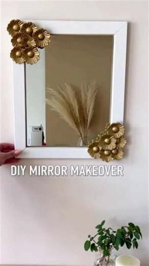 DIY mirror makeover using hot glue and silicone molds #siliconemolds #hotglue #diyhomedecor #diymirror #makeover