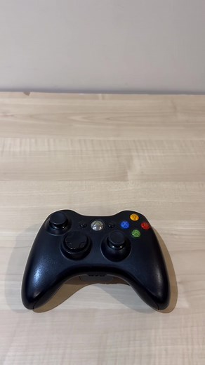 Cleaning an Xbox 360 Controller 🧼 From Grubby to Gleaming ✨