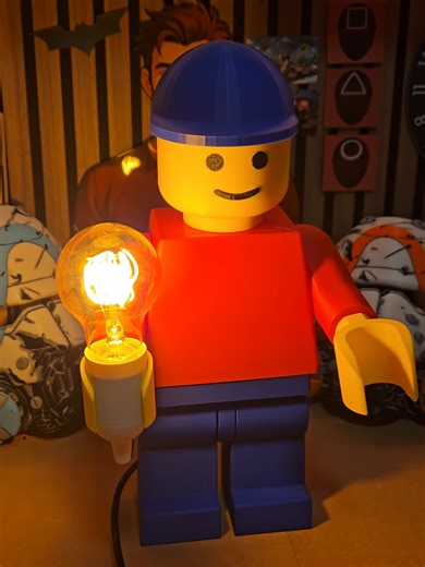 LEGO-style Brickman Lamp💡 Printed on the #SnapmakerU1 in 19 hours. Assembled in minutes — and ready to light up your desk. A playful modular lamp that brings creativity and personality to your workspace. ✨ 👨‍🎨 Model Designer: Verta3D (MakerWorld) 🎥 Video Creator: thedutchman_prints 🧶 Filament: PLA Red / Yellow / Blue / Black #Snapmaker#3dprinter#3dprinting#3dprinted#desklamp#multicolorprinting#3ddesign#lego#lamp#decoration