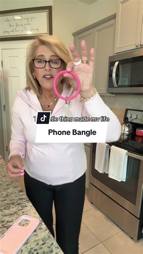 I didn’t realize how much I needed this until I started using it. Pretty, lightweight, comes in so many colors — and I can keep my phone on my wrist while staying totally hands-free. Perfect for errands, filming, multitasking, and real life. #TikTokFinds #HandsFreeLife #EverydayEssentials