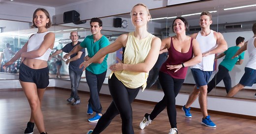 Everything You Need to Know About Curtsy Lunges