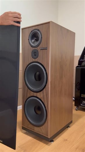 Cadence Audio LLP on Instagram: "The Spendor Classic 200 delivers an effortlessly powerful and dynamic performance at all listening levels. An even tonal balance with the legendary Spendor midrange, this loudspeaker really captures the spirit of the performance. #hifi #music #system #sound #speakers #spendor #stereo #audio #audiophile #hiend"