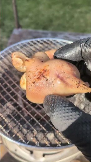 豚足を煮て焼いてカジリます。 #作り方は詳細欄を参考にしてください。#ぷるぷる