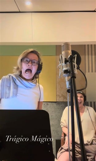 Flans in the studio recording “Trágico Mágico”