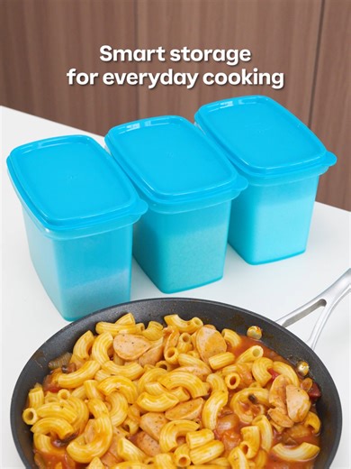 Your kitchen needs this. 👀🍳 Meet the 𝐒𝐡𝐞𝐥𝐟 𝐒𝐚𝐯𝐞𝐫 𝐖/𝐒𝐩𝐨𝐨𝐧 𝟖𝟐𝟎𝐦𝐥 — seasoning stored neatly, spoon always within reach, and no more scrambling mid-cook. Everything you need, right where you need it. Cook smoother, mess less ✨ Bring one into your kitchen today! Contact your trusted Tupperware Consultant or visit our Business Center near you: https://bit.ly/FindTuppCenter #TupperwareMalaysia #TupperwareMY #MyTuppLife #ilovetupperware