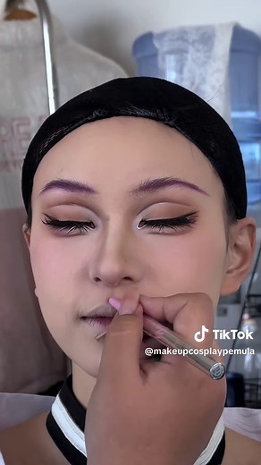 Cosplay Makeup Tutorial for Stunning Looks
