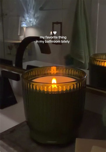 the prettiest waterless essential oil diffuser 🤍 looks like a candle, gives off the prettiest glow scent, turns on when you lift the lid, and you can turn it off by putting the lid back on or literally blowing it out✨🕯️ comes with 2 of the most beautiful fall scents!@QVC, Inc #diffuser #waterlessdiffuser #flamelesscandle #fallhomedecor #bathroomdecor