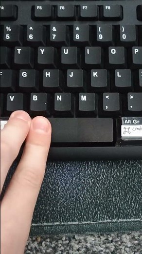 how to take off the spacebar from a Logitech k270 wireless keyboard