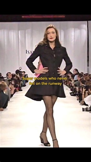 Models who never fell on the runway ✨😮 #fashion #model #runway #catwalk #edit #shorts