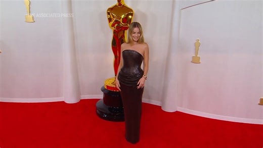 Margot Robbie, Ryan Gosling, more pose on Oscars red carpet