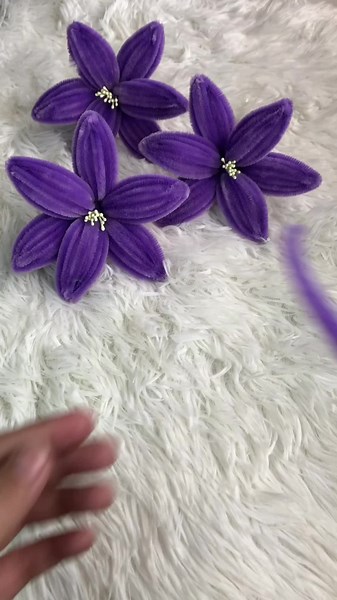 Lily Flower Tutorial Using Fuzzy Wire