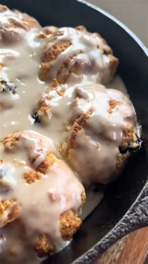 These blueberry drop biscuits! Loaded with fresh 🫐 and topped with a sweet glaze #biscuits