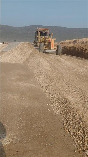 Caterpillar vs Aggregate Base