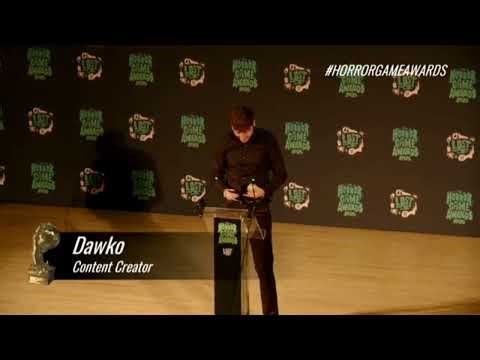 Dawko presentando horror game award