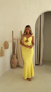 6.3K reactions · 24 shares | Dresses for every occasion ✨ Shop @ab61e looks via the link ☁️ Hourglass Silhouette Strapless Mesh Midi Dress Blue ☁️ Ombre Lover Mesh Midi Dress Brown ☁️ Chic Hideaway Maxi Dress White ☁️ Seychelles Island Maxi Dress Yellow | Hello Molly | Facebook