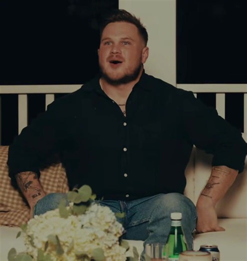 Zach Bryan on how he met his wife Samantha🥹 #zachbryan #zachbryanmusic #countrymusic #interview #fyp