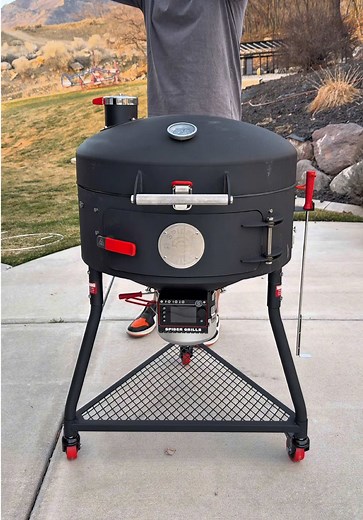 “So much room for activities.” The new @spider.grills Giant Huntsman to match my size and build. #newbuild #assembly #spidergrills #huntsman