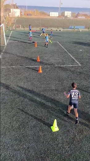 2 passing moving receiving finishing Drill passe remise tir #u10 #soccer #practice #training