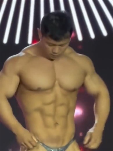 ဘဲကြီးတွေ အကုန်မိုက်။ ဘော်ဒီကြီးတွေရှယ်ပဲ။ #bodybuilder #bodybuilding #muscle #flex #competition