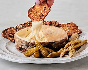 Last chance for a cheesy holiday! Use code LASTCHANCE20 for 20% off select gift boxes & holiday essentials. | Murray's Cheese