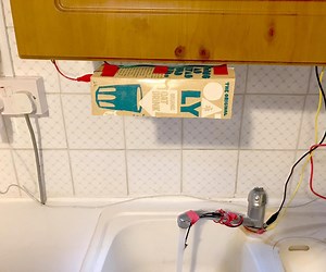 Simple L.E.D Lamp With Water Switch and Makey Makey