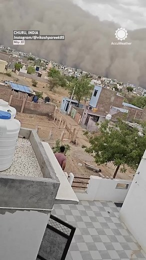 Massive Haboob Engulfs Churu, India: Timelapse Dust Wall