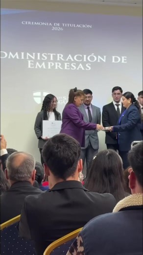 Lo que fue mi titulación 2023-2025 Tec. En administración de empresas. Gracias a los míos presente 🫶🏻🙌🏻🥰