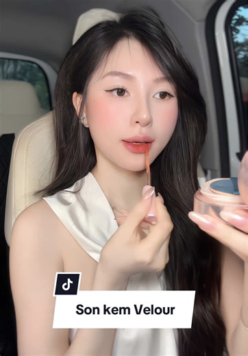 Son Kem Màu Cam Lì Siêu Xinh Cho Làn Da Sáng