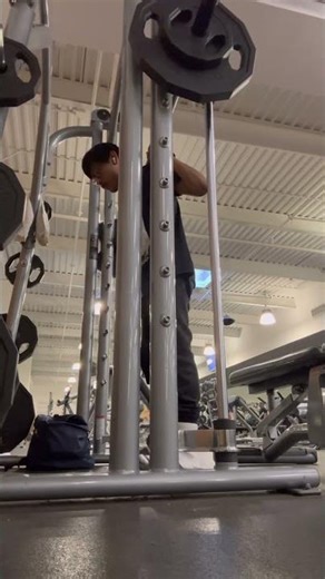 ASMR 💤 SQUATS 🦵 #asmrvideo #sleepsolution #sleepsounds #asmrshorts #asmrvideo #gym #fitness