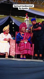 The white handkerchief used by the Ayaba of the Alaafin of Oyo does not seem ordinary; many believe it carries deeper cultural or spiritual meaning. Meanwhile, the Olori Alade gbogbo Ilẹ̀ Yorùbá Oonirisha is never seen covering a microphone with a handkerchief at public events. Is this simply a difference in royal tradition, or does it reflect power, authority, or spiritual depth? Oonirisha remain Olori Alade Gbogbo Ile Yoruba. May you live long on the throne of your forethfathers. Oonirisha- Oo
