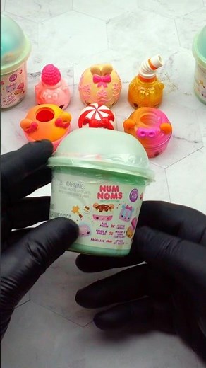 What Num Nom’s Hiding Inside This Box? 🍭🎁