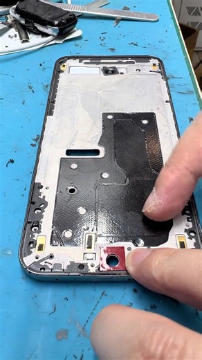 Nana on Instagram: "#repairphone#service#model"