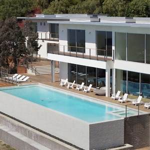 On this week's episode, we are in Malibu, California touring a newly constructed mountain mega mansion with views of the Pacific Ocean! Follow us on Instagram @EnesYilmazer , @AyersWorld , @Jaysonk0312! | Enes Yilmazer