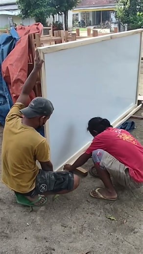 proses pengerjaan papan tulis kayu untuk sekolahan #mebelindonesia #wood #jatiukir #mebel #tukang
