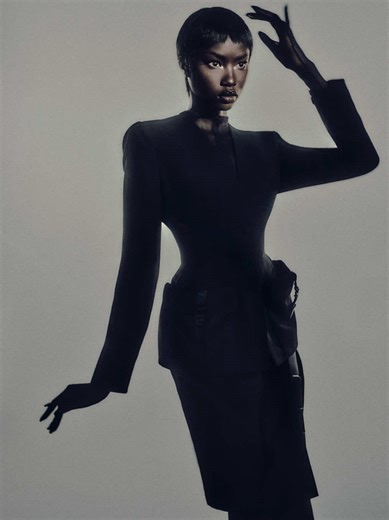 A Mugler Alien is never out of ressources - #muglerfragrances #alienpulp