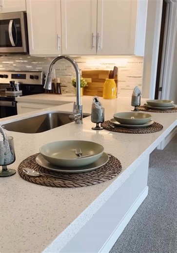Take a tour of our Opal floor plan at Allure Apartments in Centerville, Ohio. This beautiful apartment home starts at $1880 and is ready for move in today! #hillsproperties #apartmenttour #homeathills