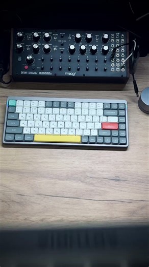 Unboxing my new Arturia MiniLab3 Alpine White