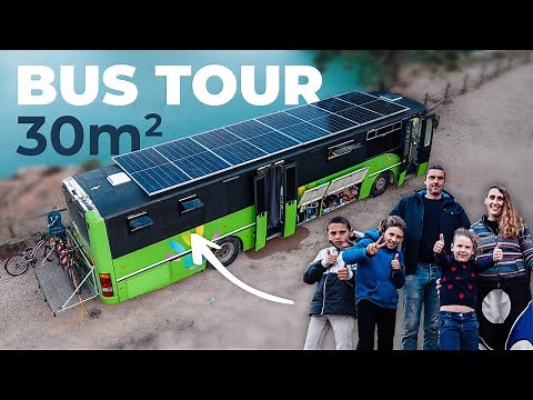 Ils vivent à 5 dans un BUS AMÉNAGÉ de 30m2 ! (la chambre des enfants est incroyable)