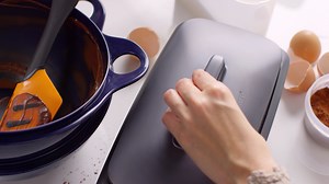 Lass dir die vielseitige UltraPro Brat- und Backform nicht entgehen! 😋🍞 👌 Sie ist derzeit nur noch eine Woche erhältlich - dafür zu einem einmaligen Preis von nur € 55,-! 🤩 Frag deine BeraterIn danach! 🍞 tupperwa.re/mai20-21-ultrapro | Tupperware Österreich