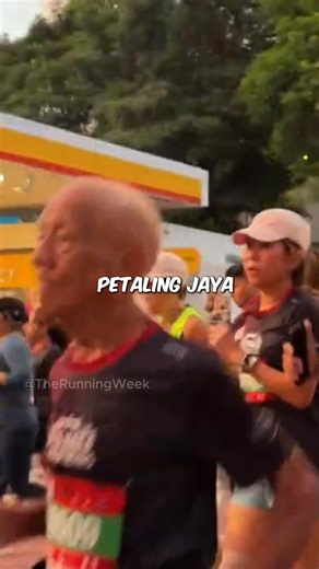 91-Year-Old Runner Finishes 10km in 1:46 (10:36"/km) and Beats Younger Competitors 🤯 | The Running Week