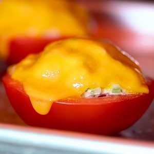 3.7M views · 2.5K reactions | Tomato Tuna Melts, a great low-carb lunch and a way to enjoy those summer tomatoes! 6 Freestyle Points • 271 Calories (2 halves) https://www.skinnytaste.com/tomato-tuna-melts/ | Skinnytaste | Facebook