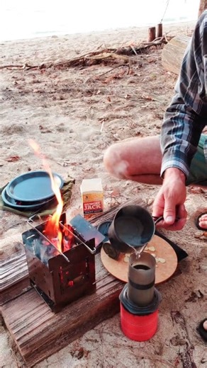 Playing with my 5-inch Firebox Stove making breakfast and coffee on the beach! | Firebox Stove