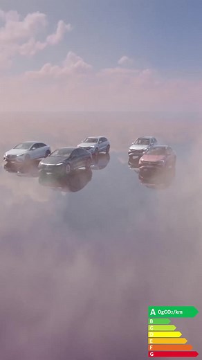 Entrez dans un nouveau monde passionnant avec la gamme 100% électrique de Mercedes-Benz, où l'innovation et le design se rencontrent pour offrir une expérience de conduite extraordinaire. #MercedesBenz #EQ #electric Au quotidien, prenez les transports en commun. #SeDéplacerMoinsPolluer | Mercedes-Benz France